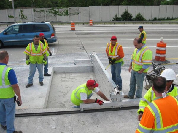 Work at I-294 Roadway & Bridge Rehabilitation Bensenville Bridge to Balmoral Avenue